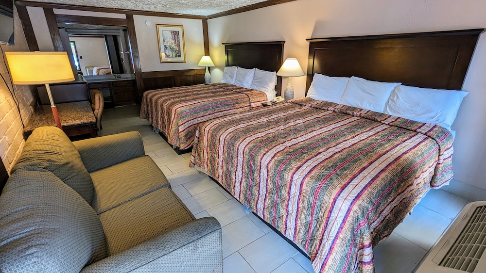 Edelweiss Inn And Suites