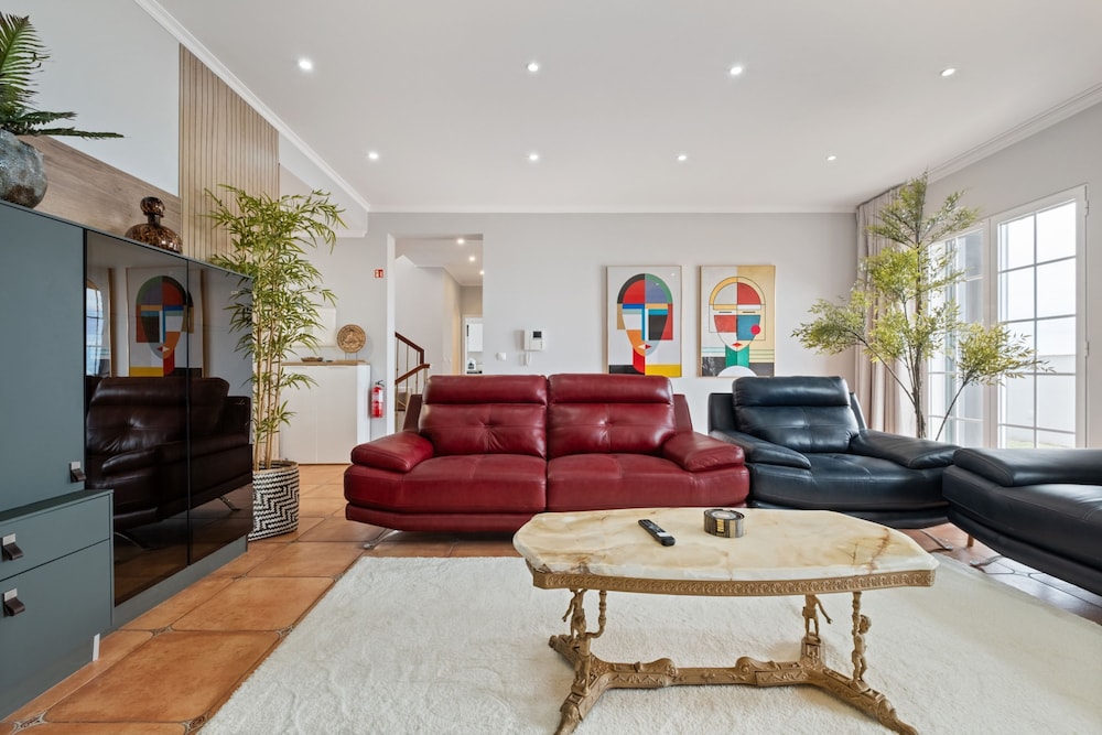 Villa Eastern Edge by Homie