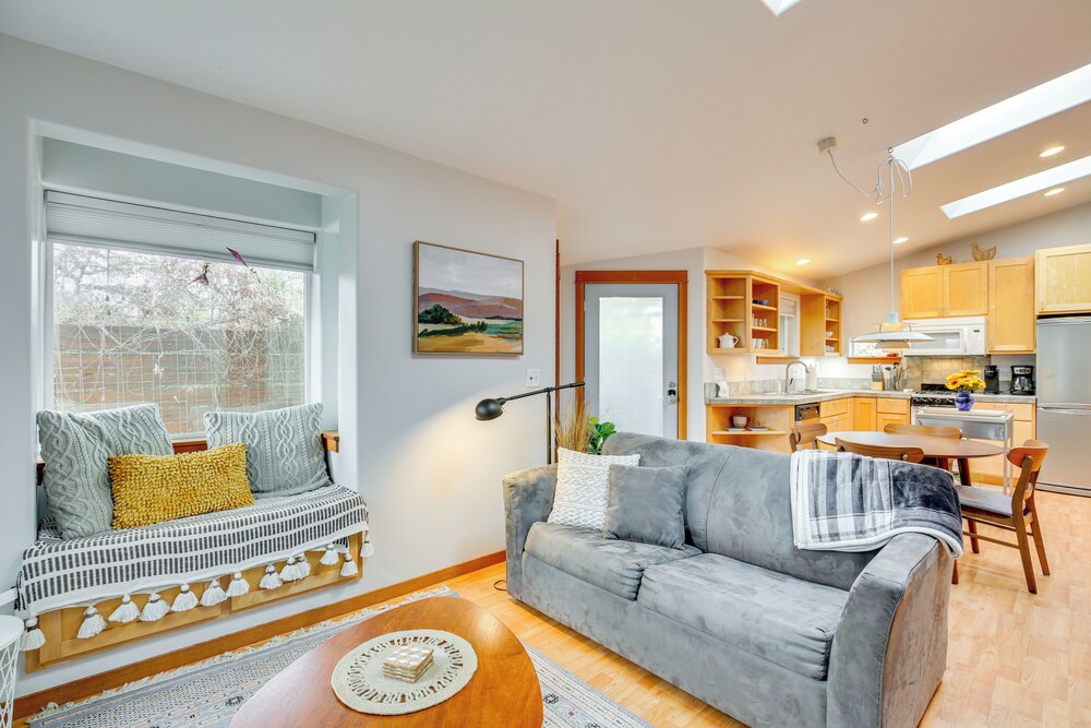 2 Mi to UO: Cozy Retreat in Eugene!