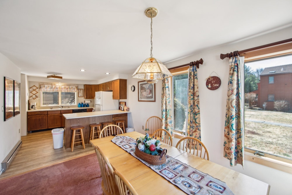 11D - Spacious & Family-Friendly Getaway 3 Bedroom Townhouse by The Summit at Gore Mountain