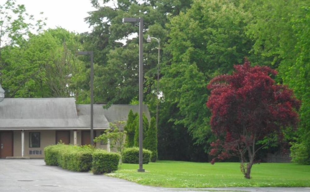 Red Carpet Inn