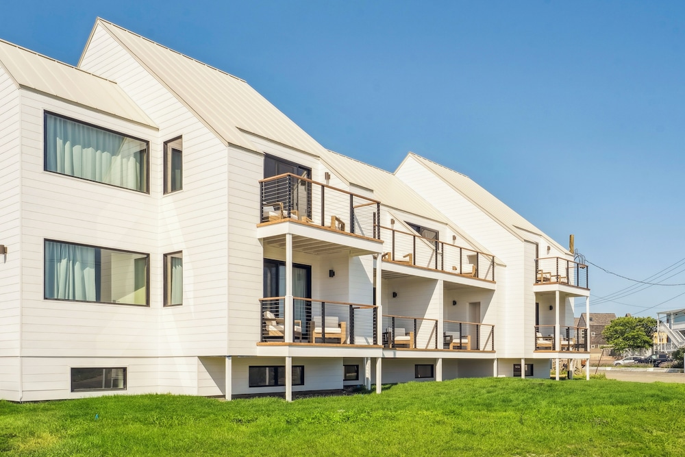 Offshore Residences