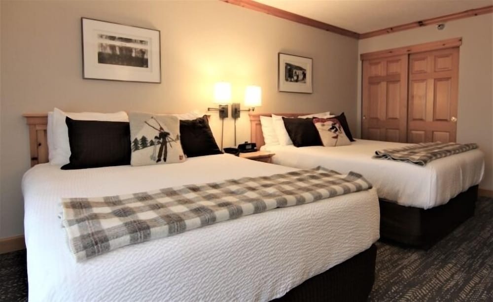 Selkirk Lodge