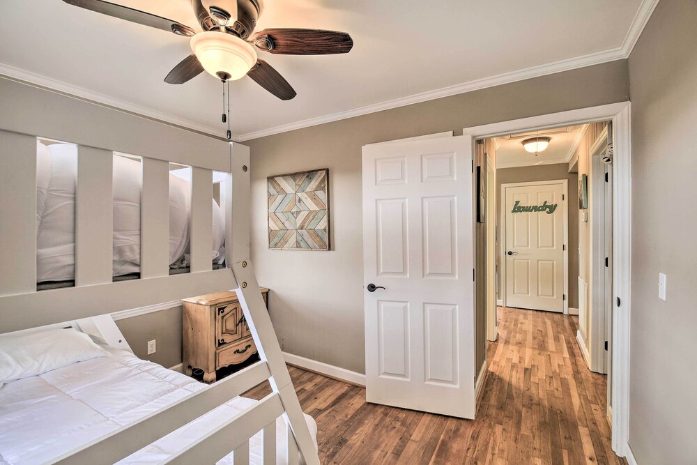 Beautiful Views & Gas Grill: Sparta Getaway! view 2