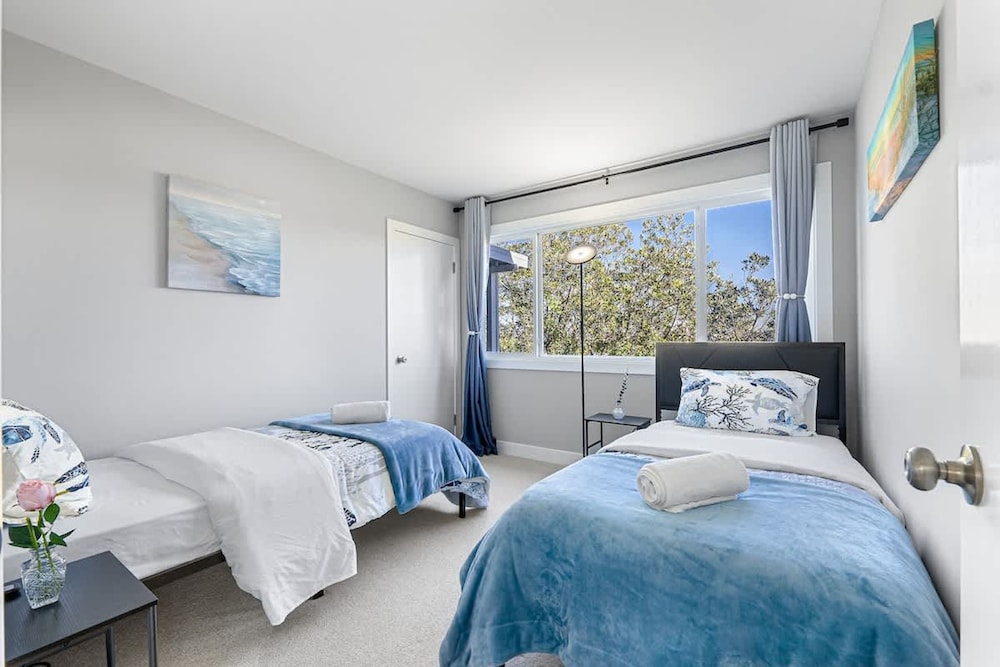 Gem by the sea None-obstructive Ocean View