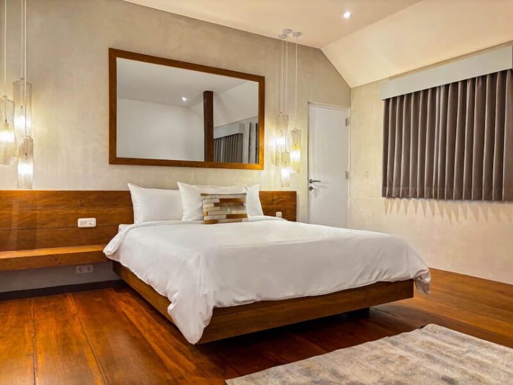 Tropical Townhouse 3 Bedrooms Seminyak