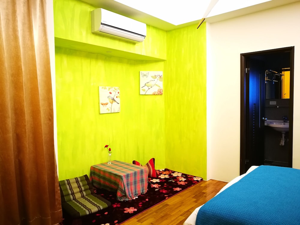 198 Red Hat B&B