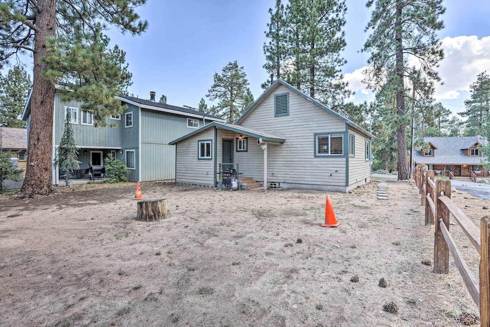Walk to Big Bear Lake: Cozy Cabin w/ Deck view 5