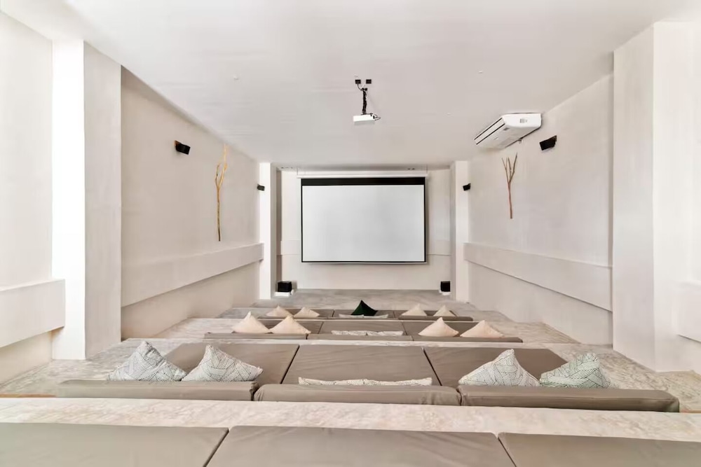 Guest INN Home - Elements Suites
