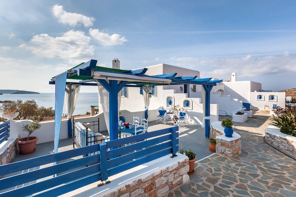 Sea View Studios photo 2