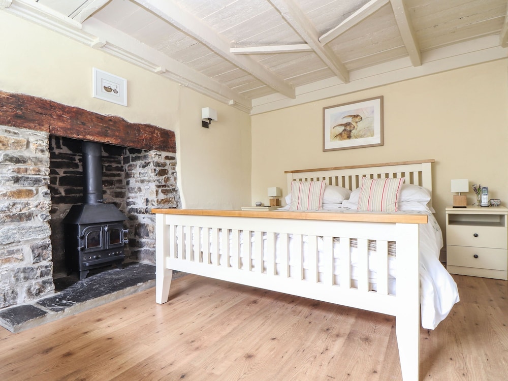 Higher Hill House