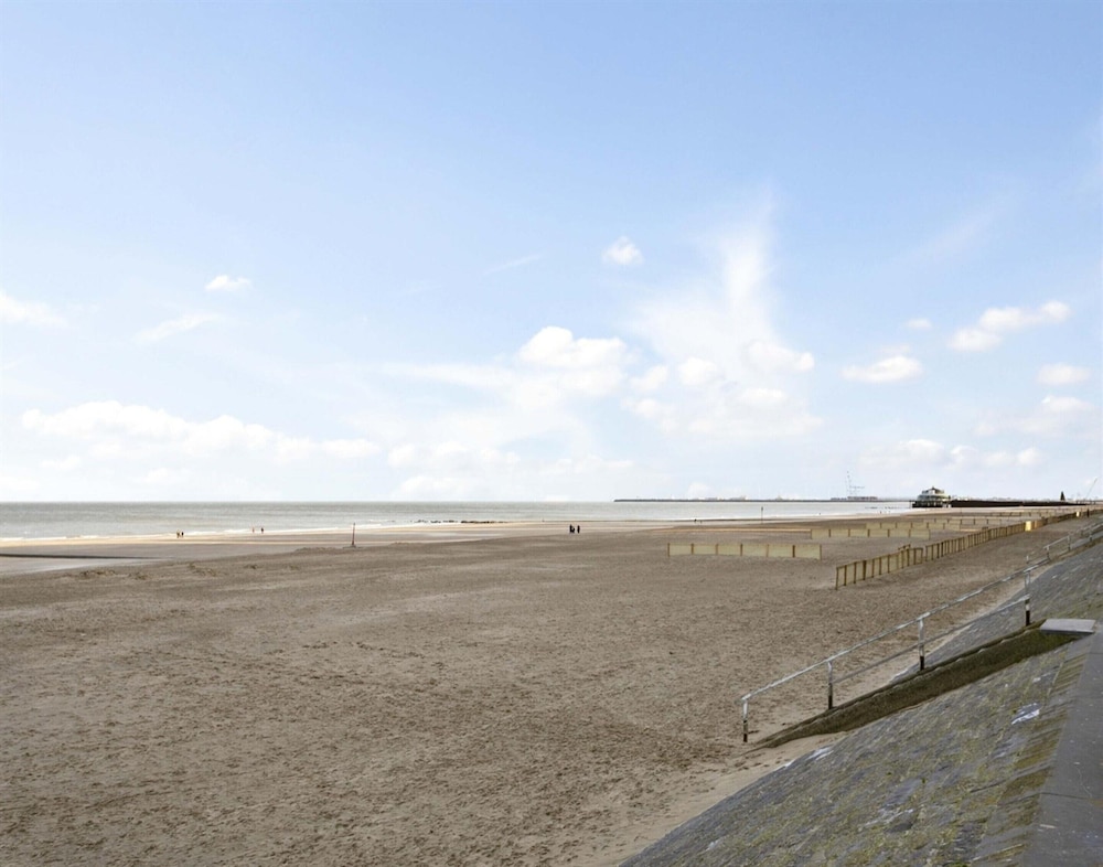 Flat in Blankenberge Near Belgium Pier
