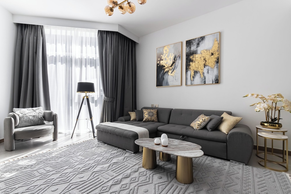 SIMPLY COMFORT Missoni Top Floor with Sea, Canal and Burj Khalifa Views