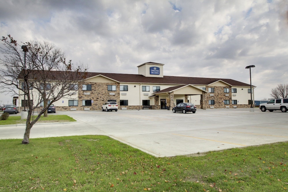 Hotel Cobblestone Inn & Suites – Fort Dodge - Image 1