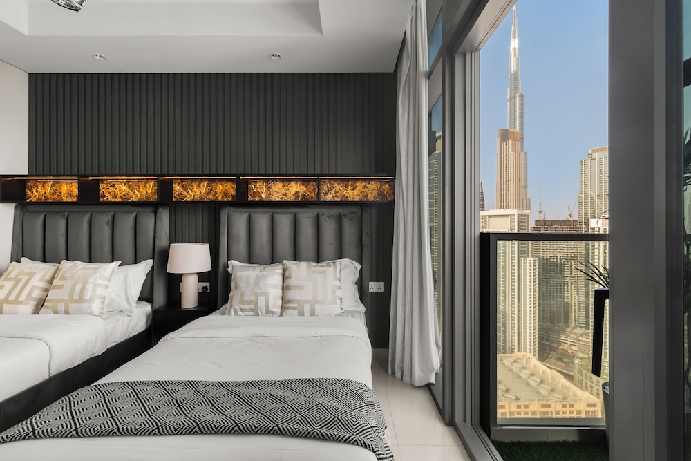 Gogoto LUX Burj View Spacious