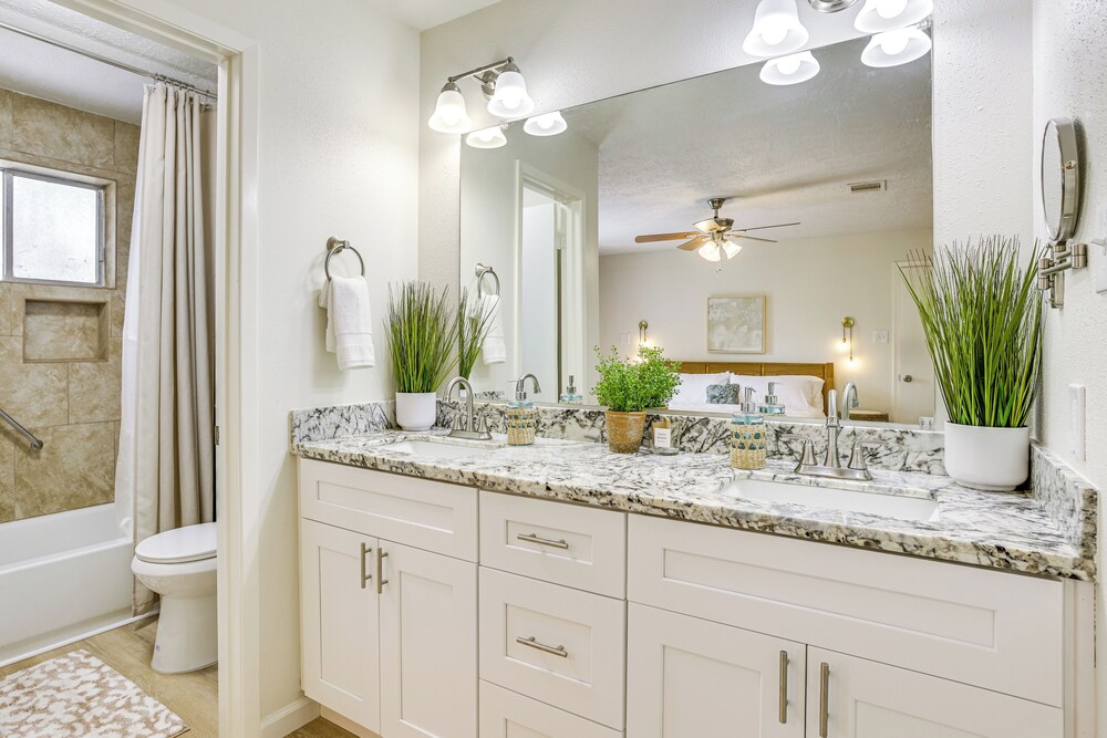 5 Mi to Lake Houston: Family Home in Humble
