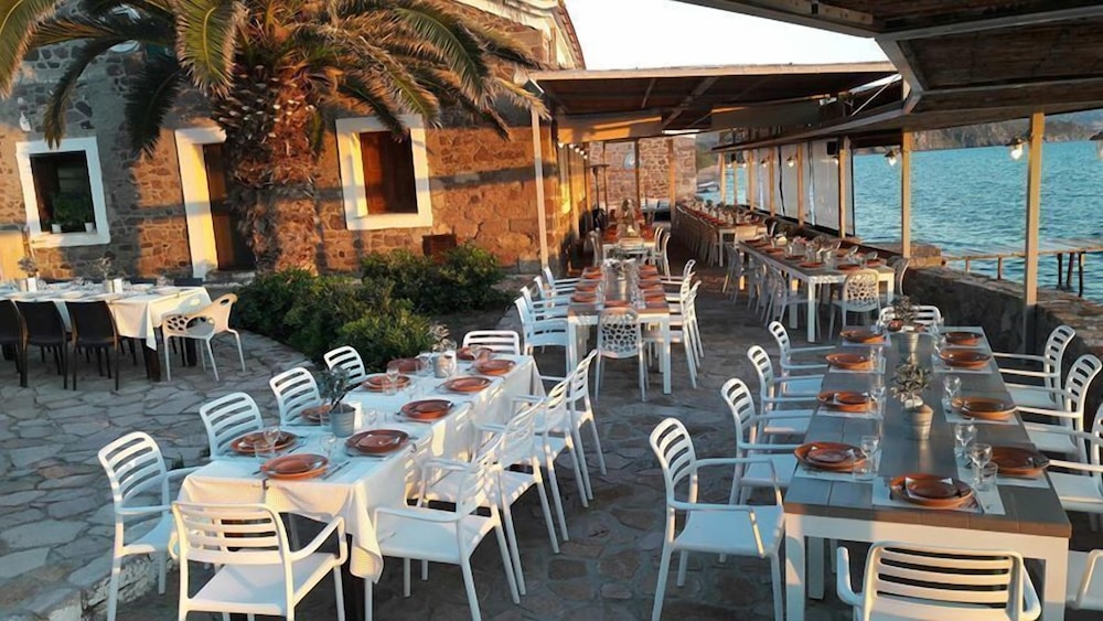 Olive Press Hotel & Apartments