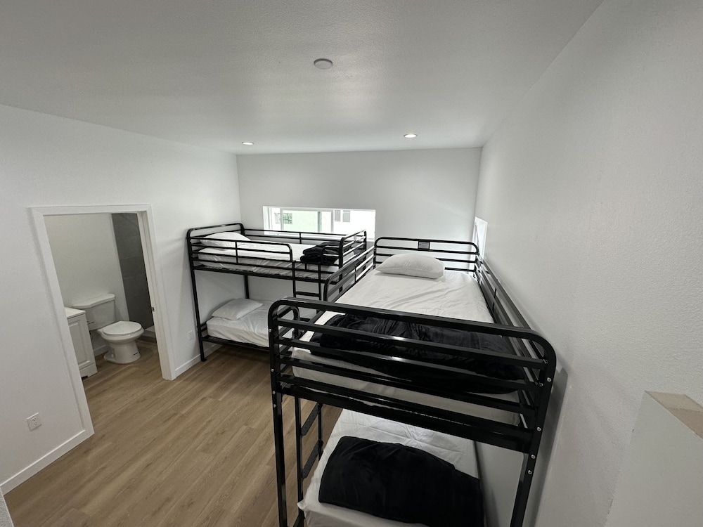 RoamHub Residences - Image 3