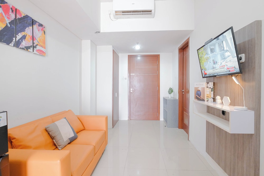 Cozy Living 2Br Apartment At Vittoria Residence