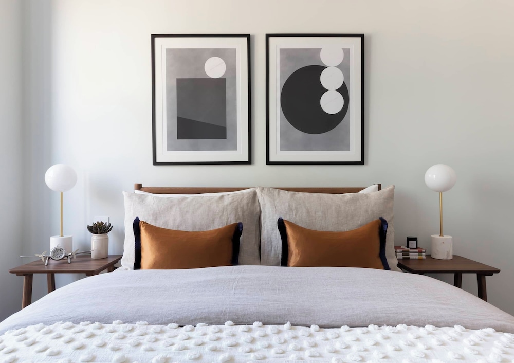Croydon Central Apartments by Urban Rest