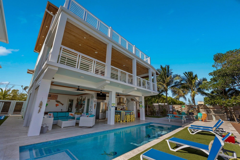 Luxury Waterfront Oasis w Heated Pool and 50 Dock view 4