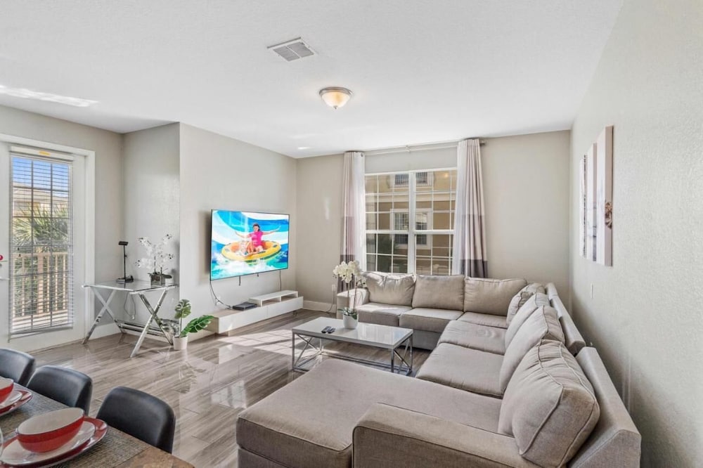 Vista Cay Swanky