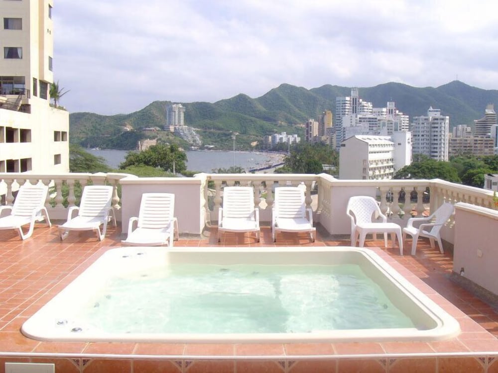 Aparta Hotel Roca Marina