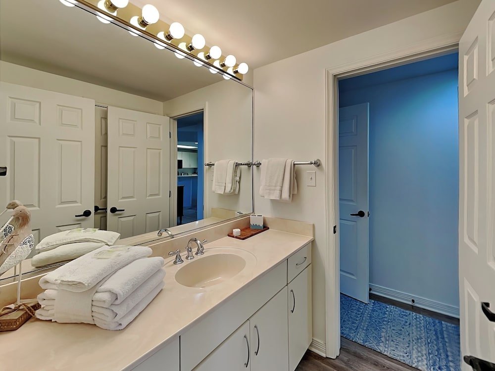 Four Seasons #701E by Southern Vacation Rentals