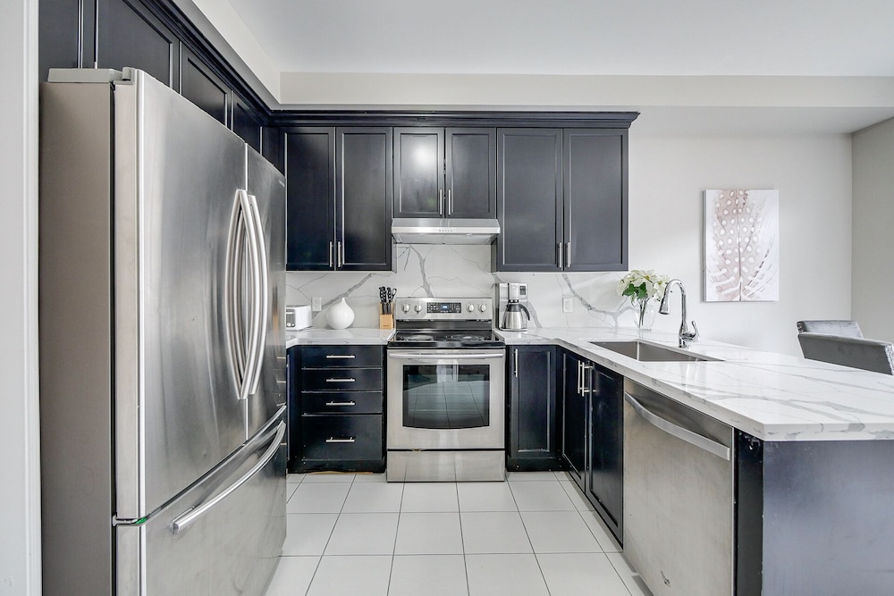 Aaira Suites 4 Bedroom - Image 5