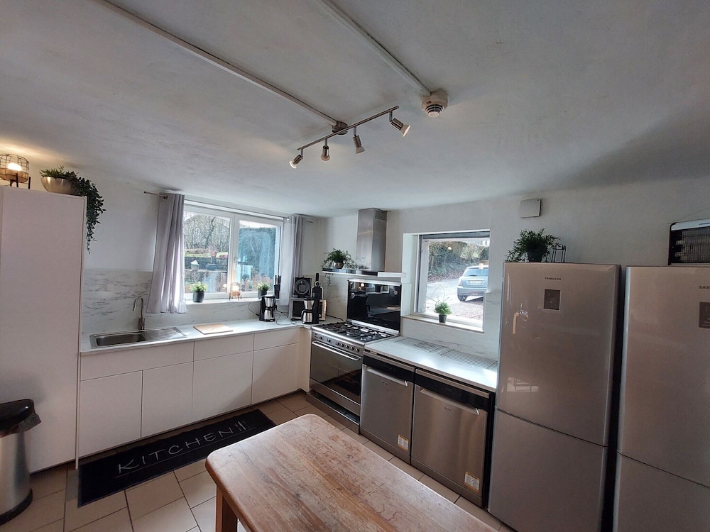 Modern Holiday Home with Hot Tub & Sauna in Ardennes view 5