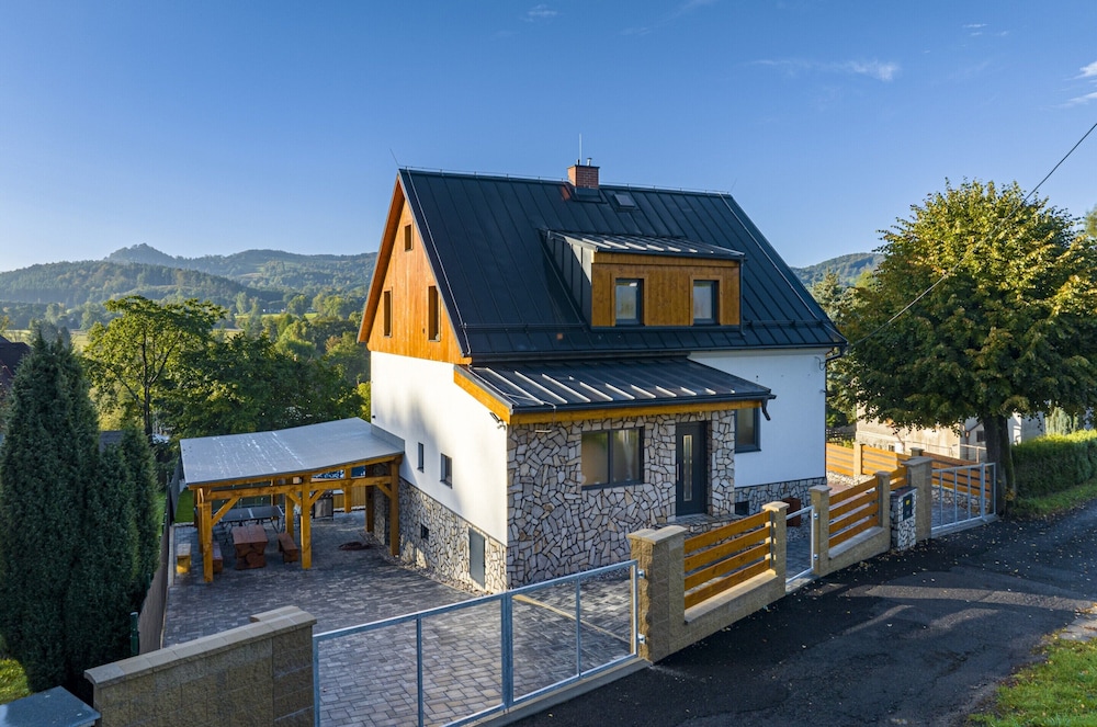 Villa in Bohemia With hot tub