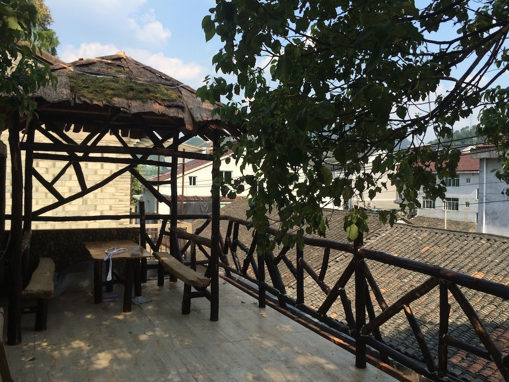 Lishui Liandu Red House Inn