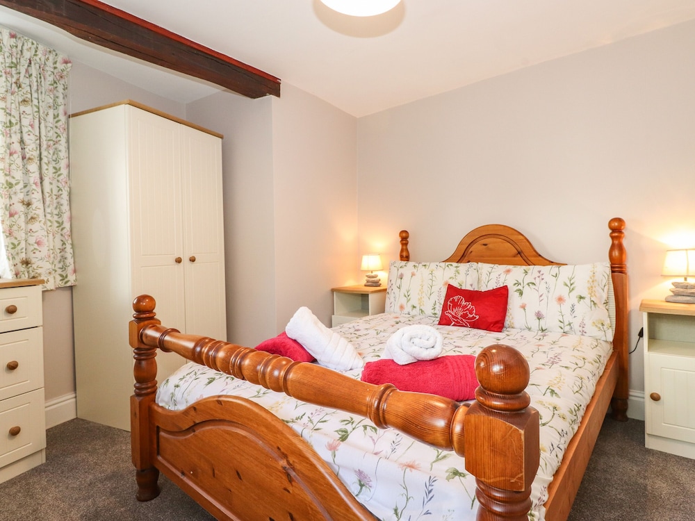 Bakers Yard Cottage
