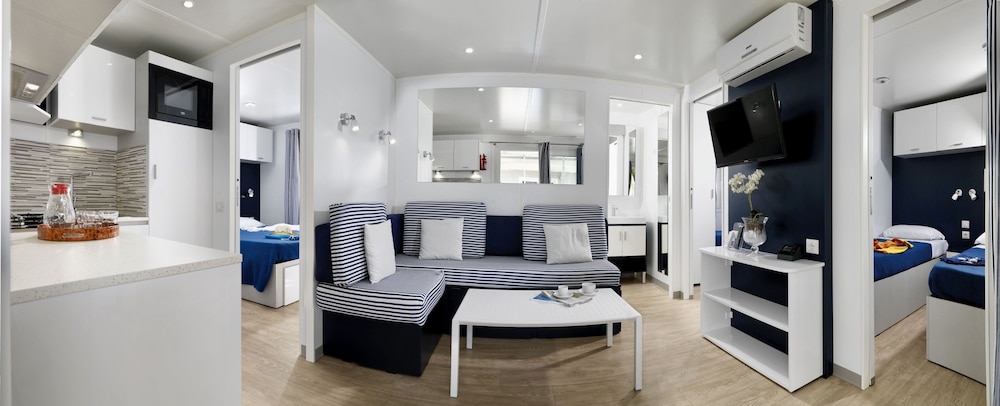 Isamar Holiday Village