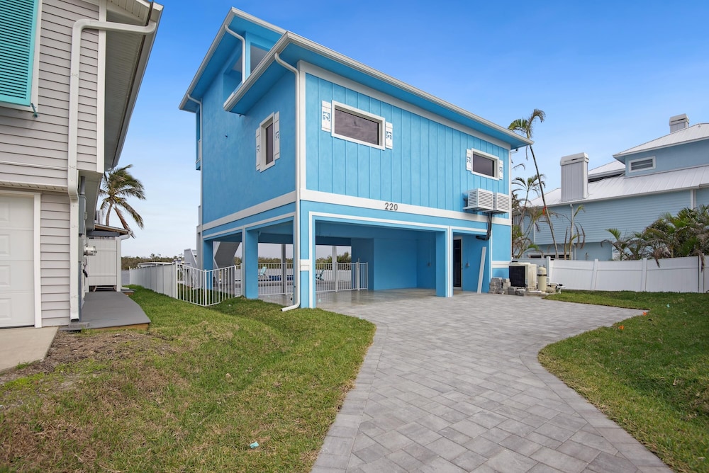 Blue Dolphin View