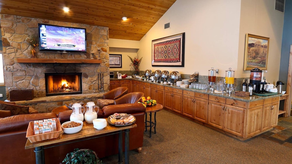 Trail's End Lodge at Deer Valley Resort - Two Bedroom Residence with Spa #404 2 Condo