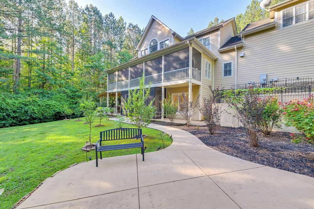 Hike & Explore! Luxe Retreat Near Lake Norman