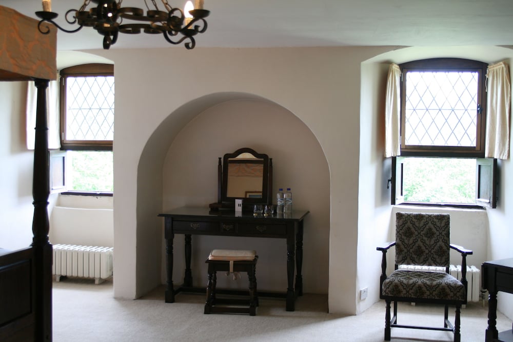 Leslie Castle