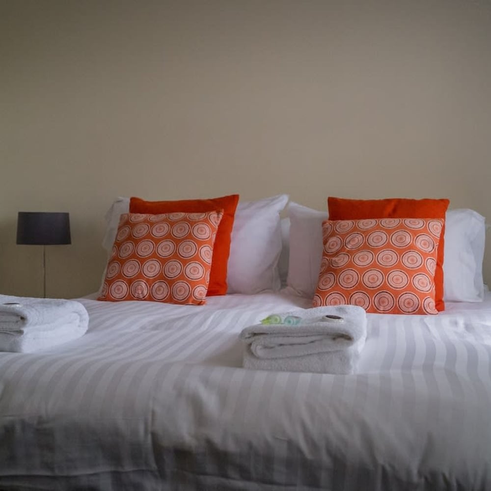 The Racecourse Gathering 5 Bed - Sleeps 12 City Centre view 4