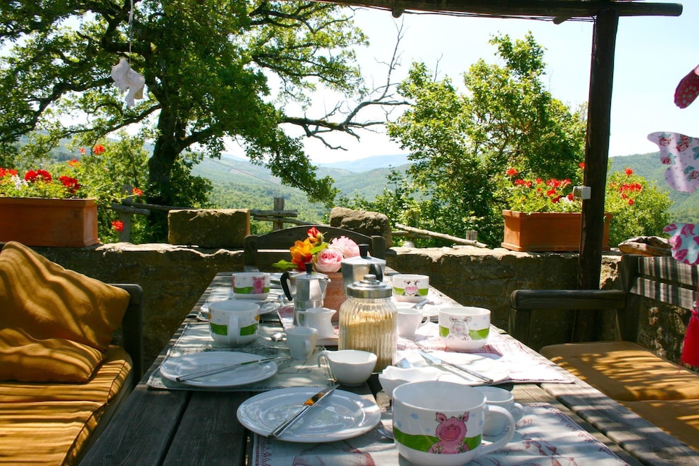 Wonderful private villa for 16 people with WIFI, private pool, TV and parking