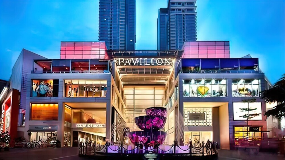 SOHO Suites KLCC by Emily in Town