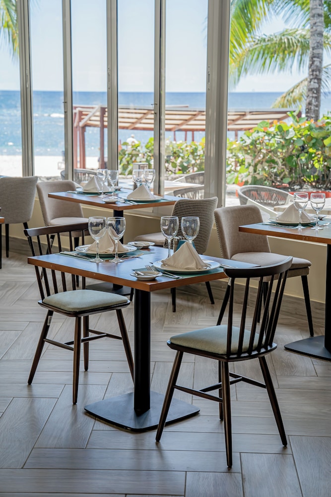 Coral Costa Caribe Beach Resort - All Inclusive - Property Image 84