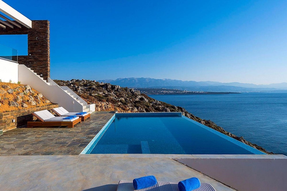 Tersanas Villas