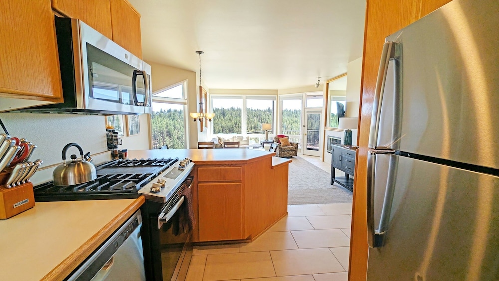 Mt Bachelor Village 328 A 1 Bedroom Condo