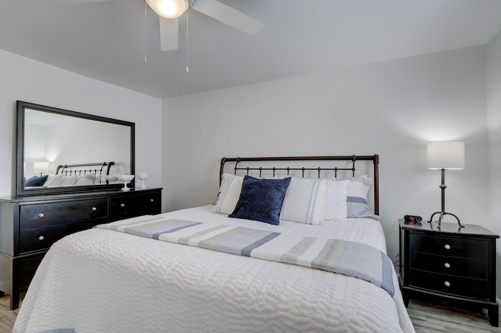 Luxury Pool Dog Friendly Central To Naples And Marco Island By Sky Run Naples 3 Bedroom Home