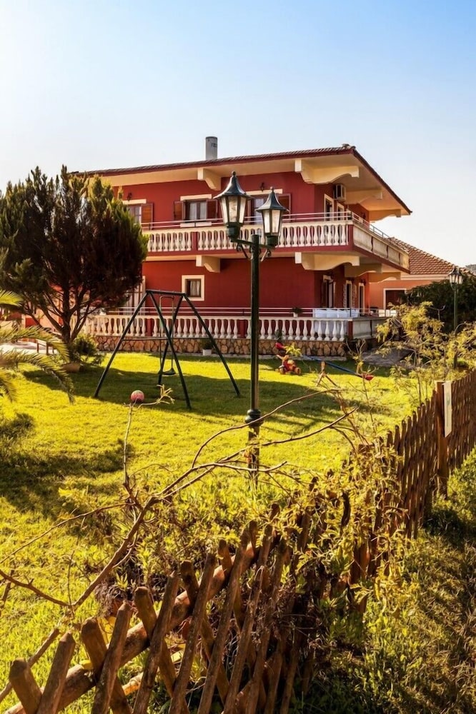 Haroula Apartments