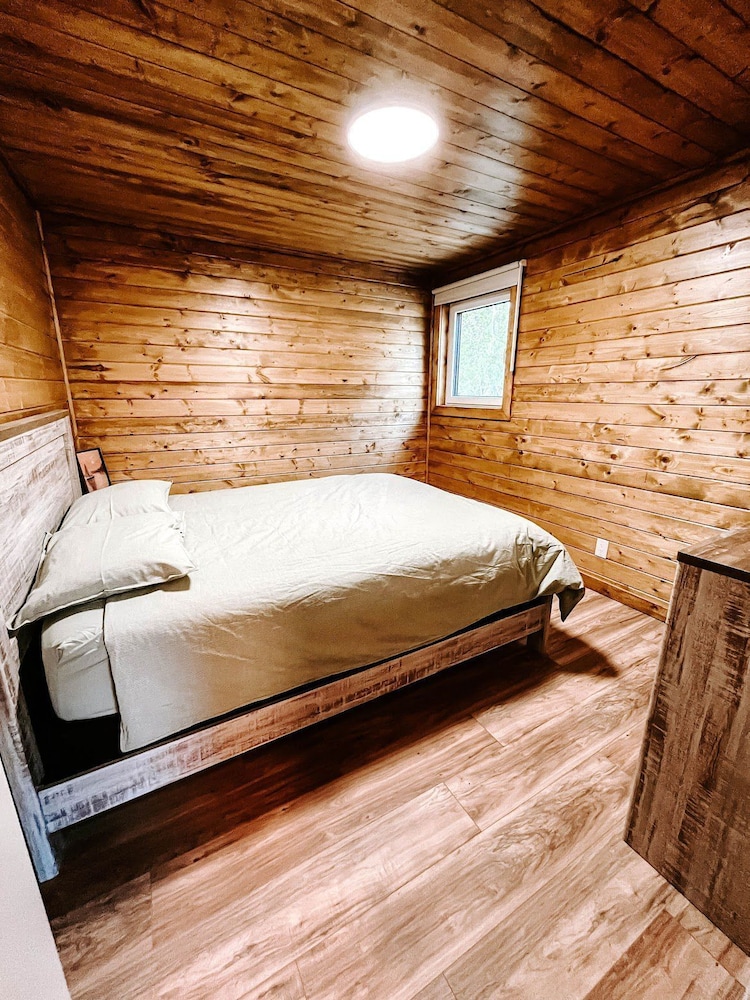 Faloma Lakeside Cabins