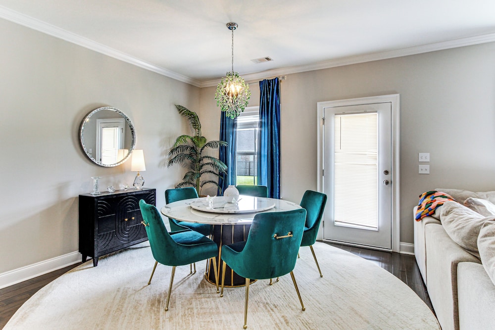 4 Mi to Dtwn: Stylish Home w/ Large Yard in Dothan