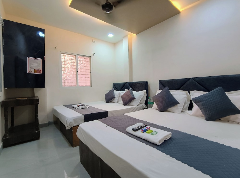 Shri Radha hotels