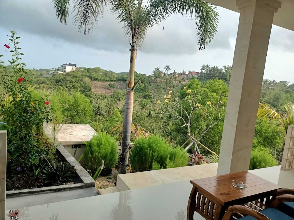 Kelingking Paradise Suites Villa
